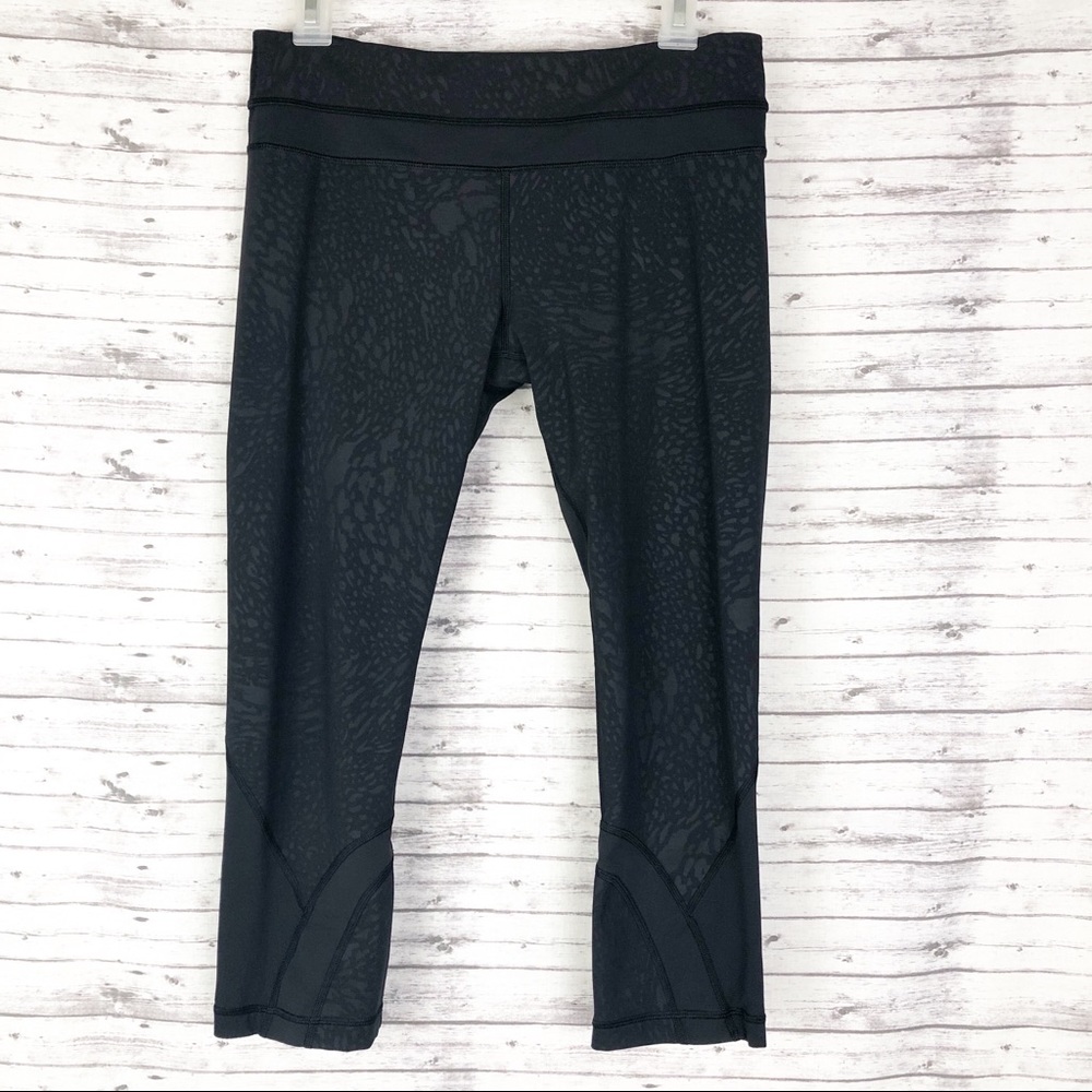 Lululemon Run Inspire Crop II Black Animal Print Mesh Cropped Leggings Size 8